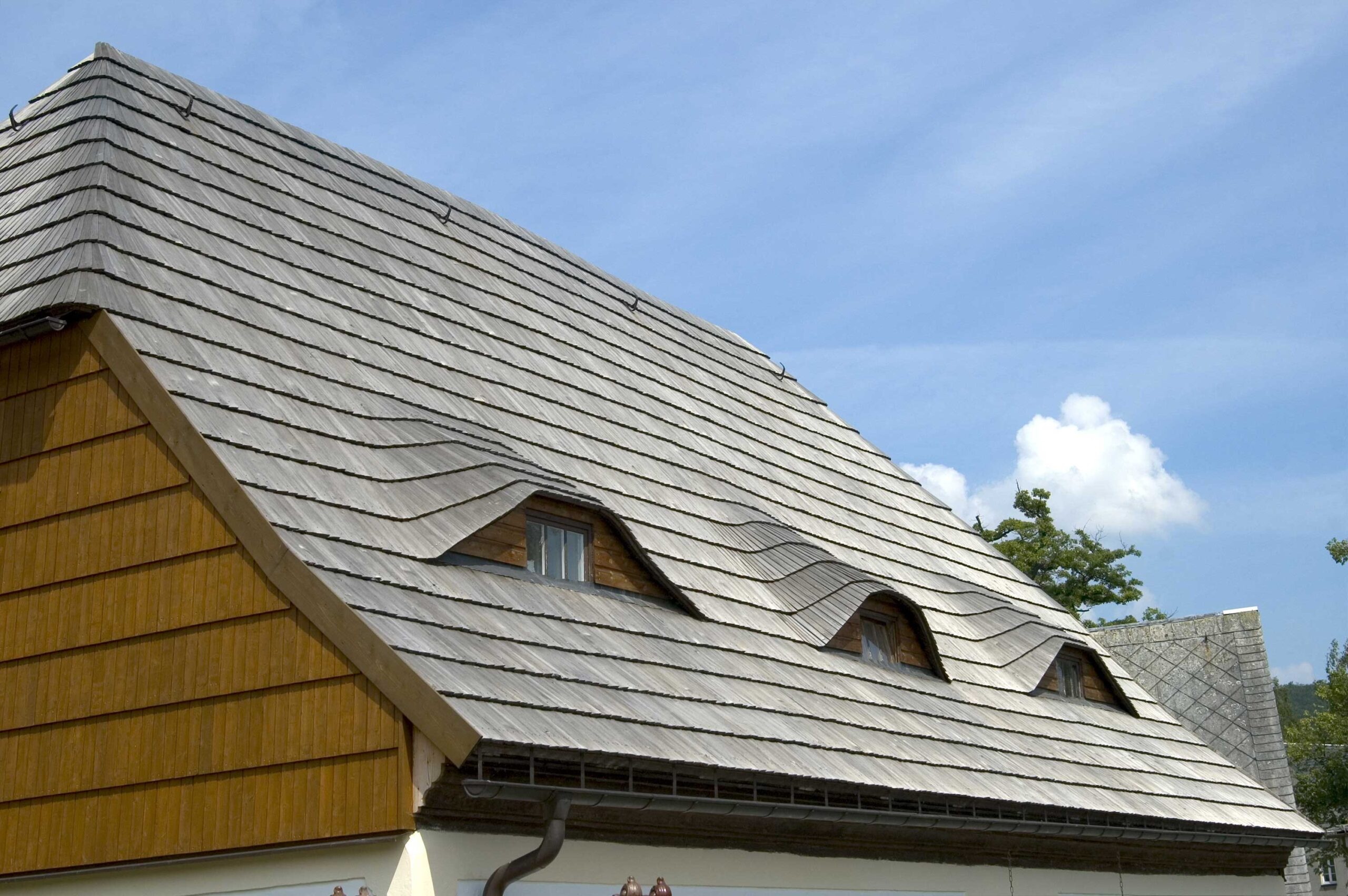 cedar roof benefits, cedar roof aesthetics